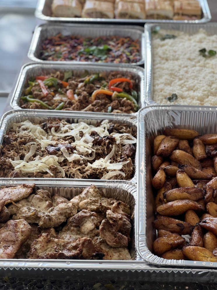 Full Mojo Grill catering spread